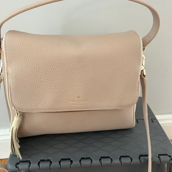 Kate Spade crossbody. - Picture 1 of 6